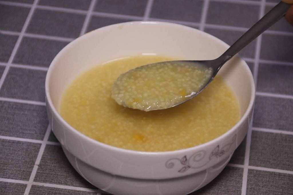 熬小米粥，用熱水還是涼水？教你粥鋪不外傳做法，粘稠好喝米油多