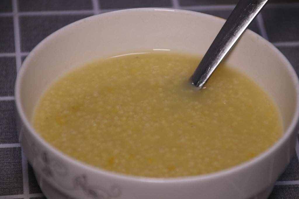 熬小米粥，用熱水還是涼水？教你粥鋪不外傳做法，粘稠好喝米油多