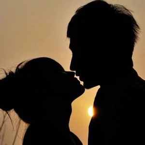 男人若對你沒付出真心，是不會吻你這二個(gè)地方的，女孩要記得