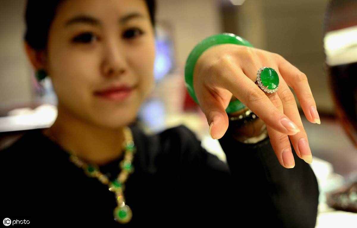 翡翠的A、B、C貨都分不清，你還談何買翡翠？