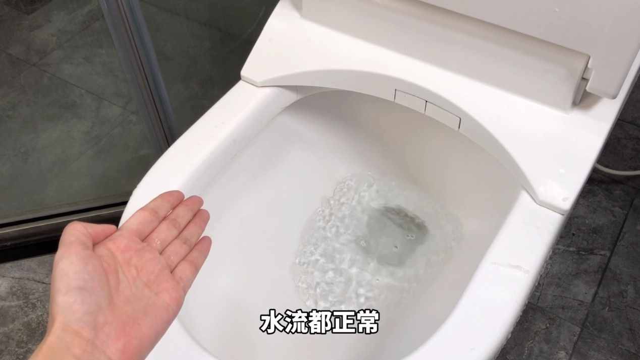 馬桶經(jīng)常堵塞？2種方法能快速疏通好，別白白花上百元請(qǐng)人通