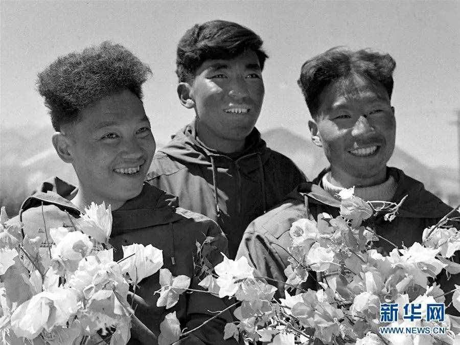 他是第一次登上珠峰的中國人，但你可能不知道他的名字