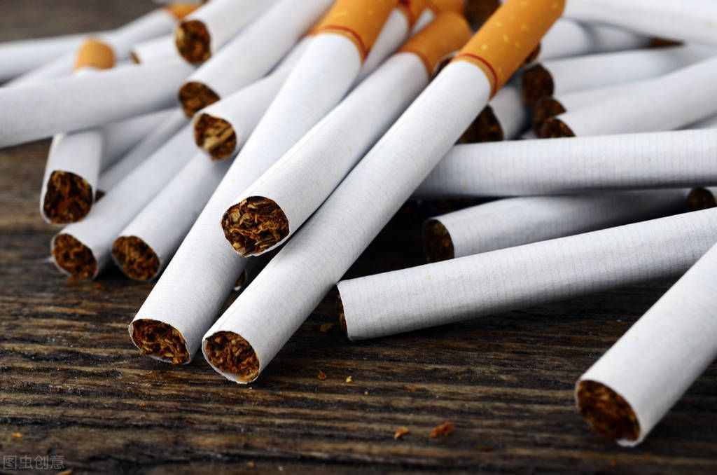 坐飛機能攜帶煙嗎？可以攜帶，但超過一萬支要申請許可