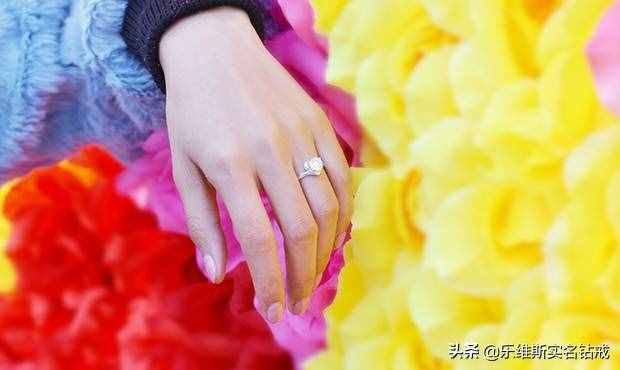 女生戒指的戴法和意義你了解嗎？千萬(wàn)不要亂戴哦！