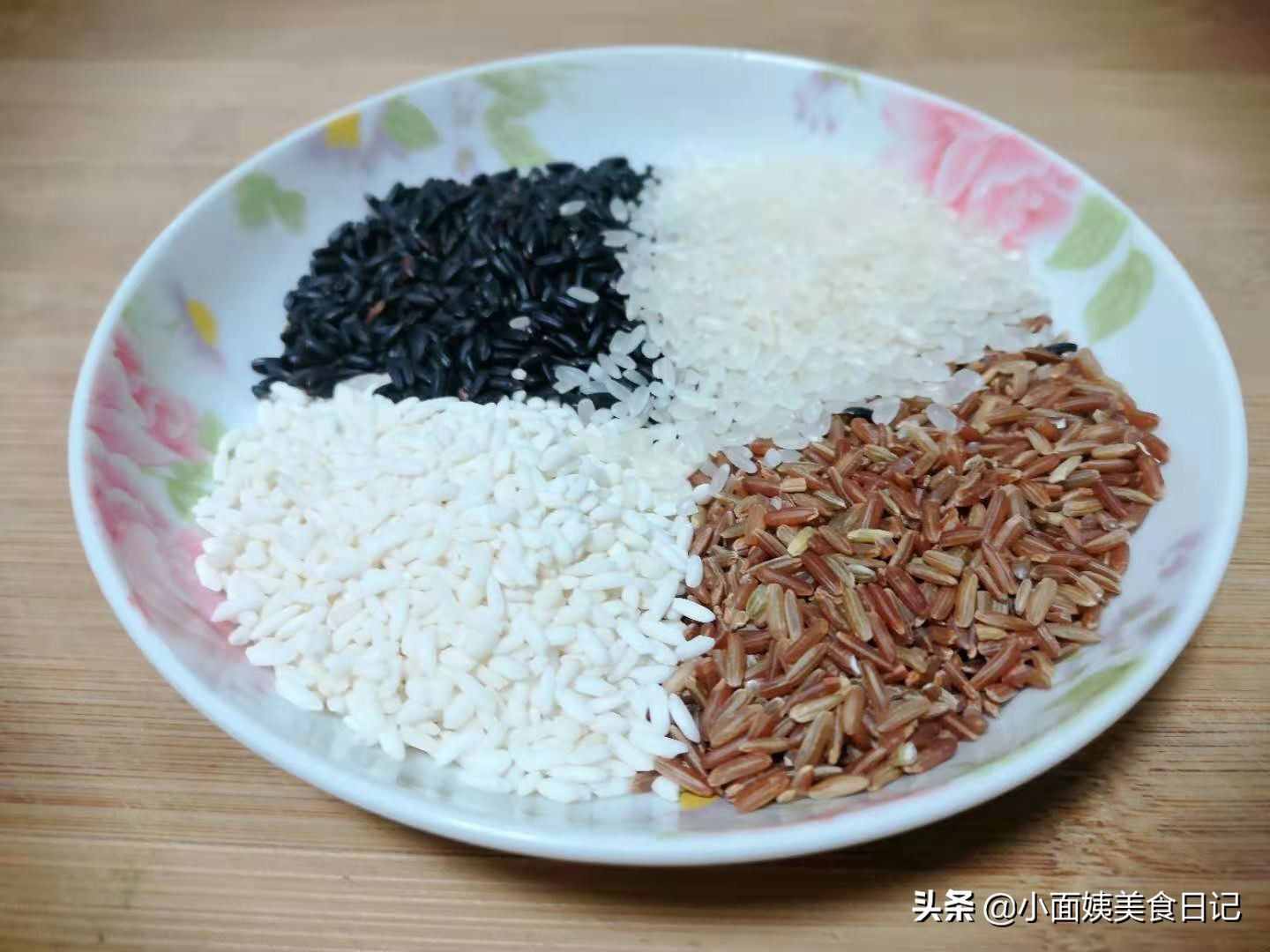 明天臘八節(jié)，教你傳統(tǒng)的臘八粥做法，滋養(yǎng)五臟，驅(qū)寒保暖好過冬
