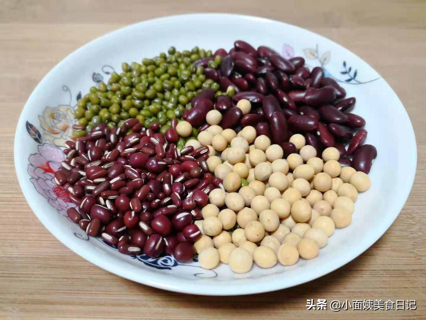 明天臘八節(jié)，教你傳統(tǒng)的臘八粥做法，滋養(yǎng)五臟，驅(qū)寒保暖好過冬