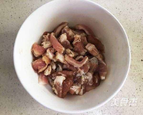 木耳炒肉的步驟