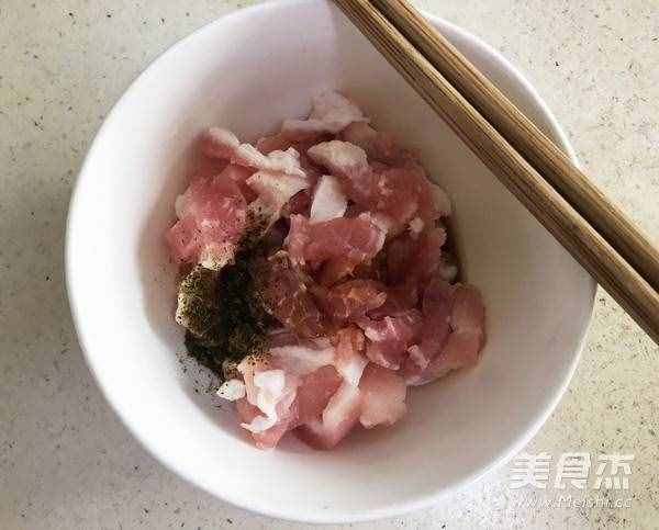 木耳炒肉的步驟