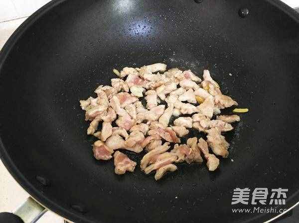 木耳炒肉的步驟