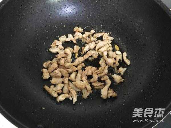 木耳炒肉的步驟