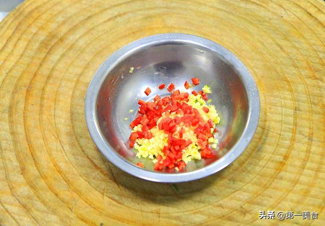 苦菊最好吃的做法，不炒不拌，一把面粉就搞定，軟嫩清香又去火