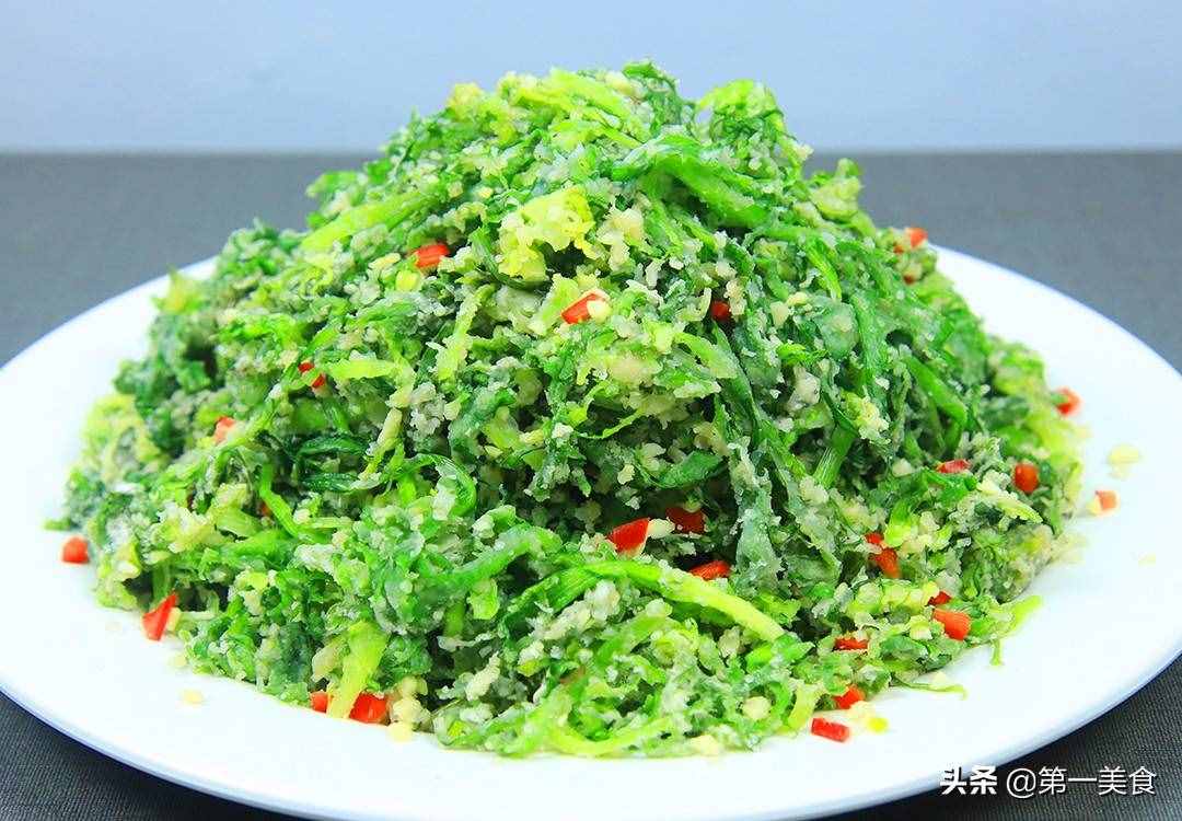 苦菊最好吃的做法，不炒不拌，一把面粉就搞定，軟嫩清香又去火