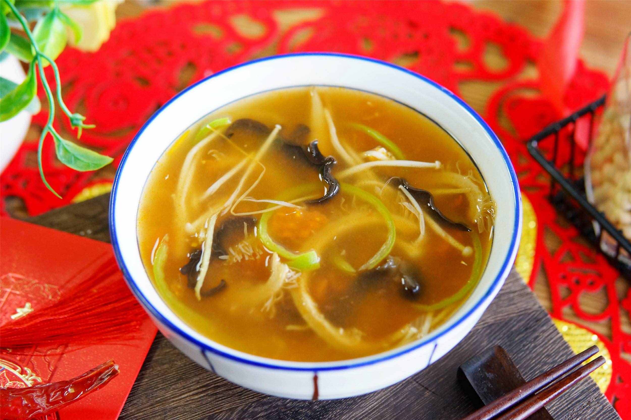 春節(jié)吃的油膩，教你做“酸辣肚絲湯”，酸辣開(kāi)胃，喝一次就忘不了