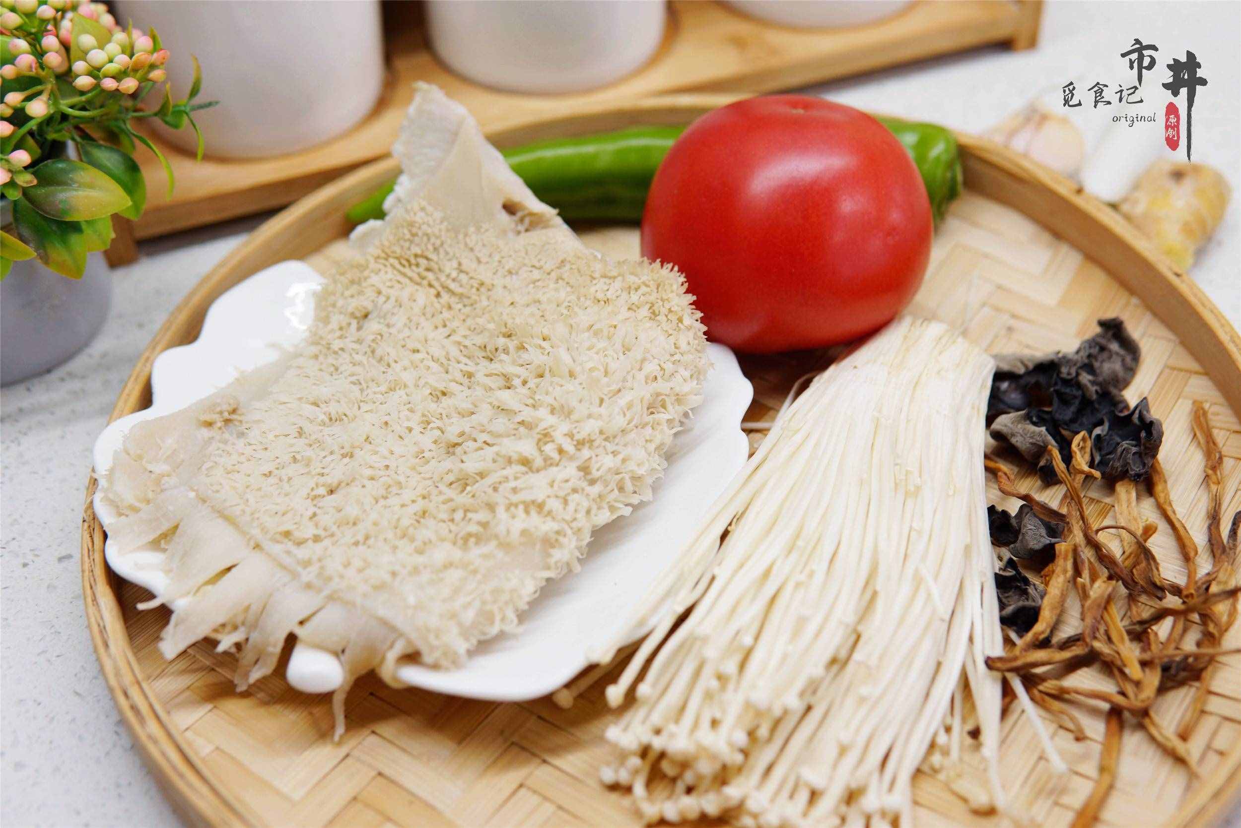 春節(jié)吃的油膩，教你做“酸辣肚絲湯”，酸辣開(kāi)胃，喝一次就忘不了