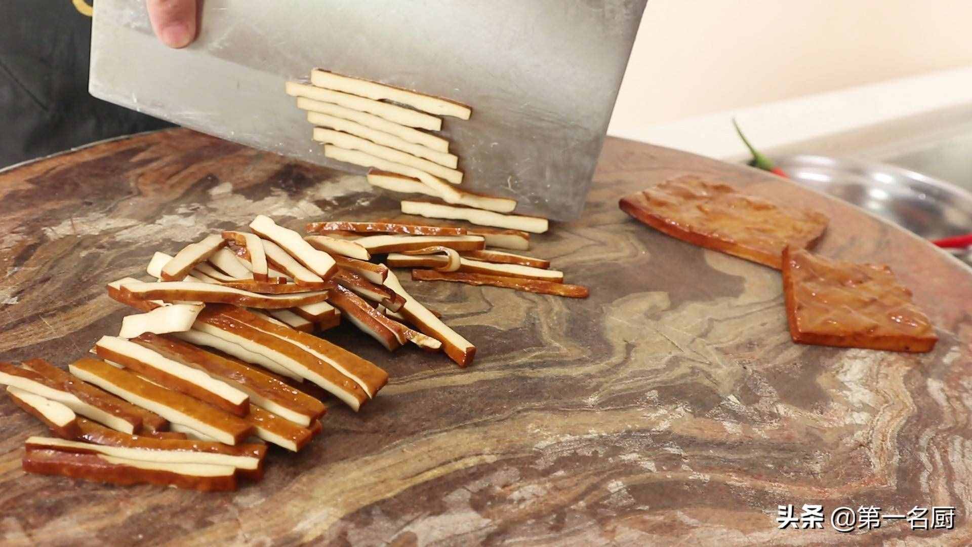 飯店的芹菜炒香干為啥好吃？2個技巧請收藏，上桌比葷菜更受歡迎