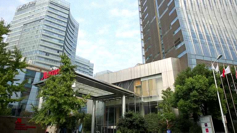 黃浦江邊的五星級酒店精品套餐，人均￥100出頭品嘗9菜1湯