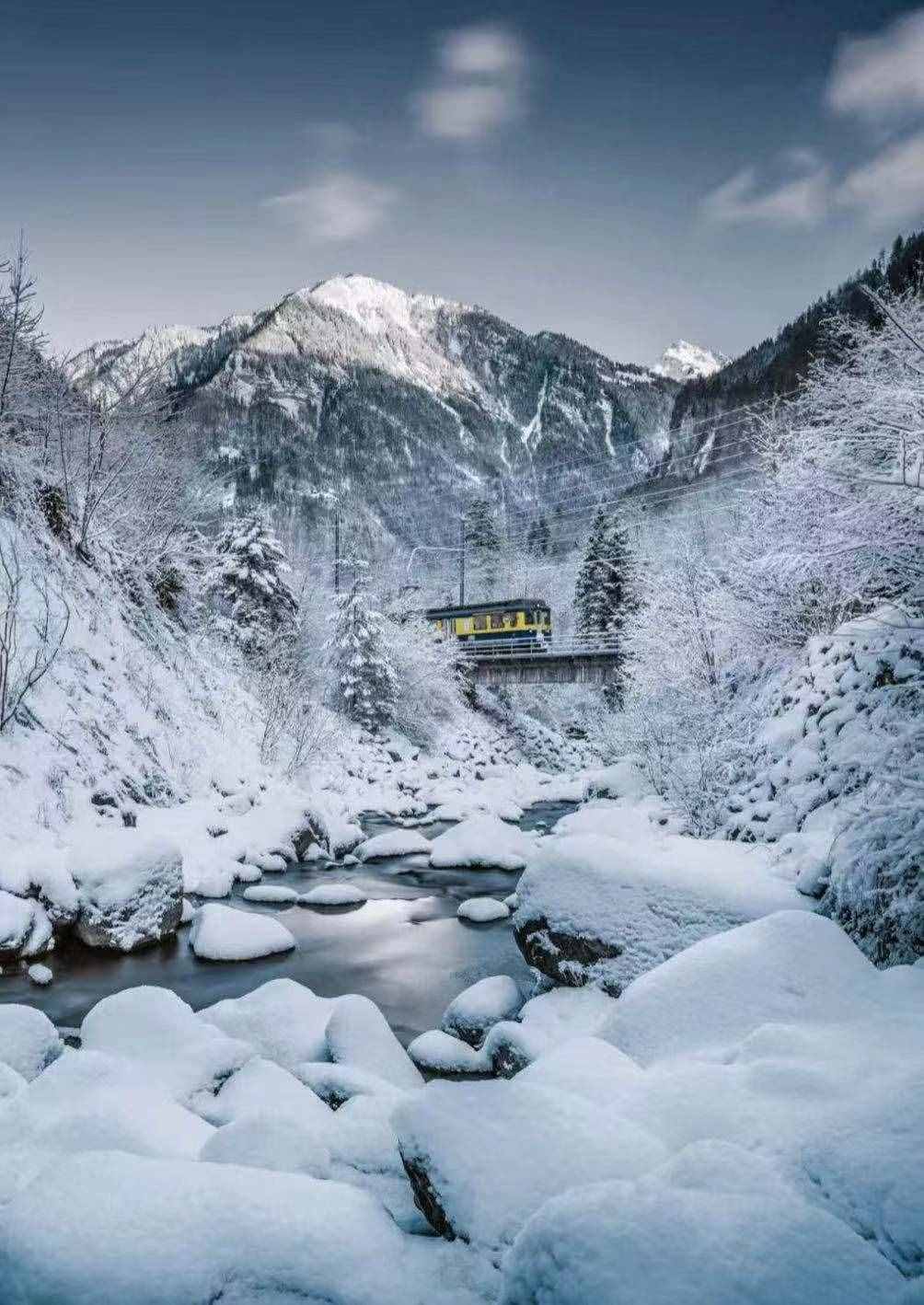 到此一游｜探訪阿爾卑斯山最美山峰，滑夜雪、吃奶酪火鍋