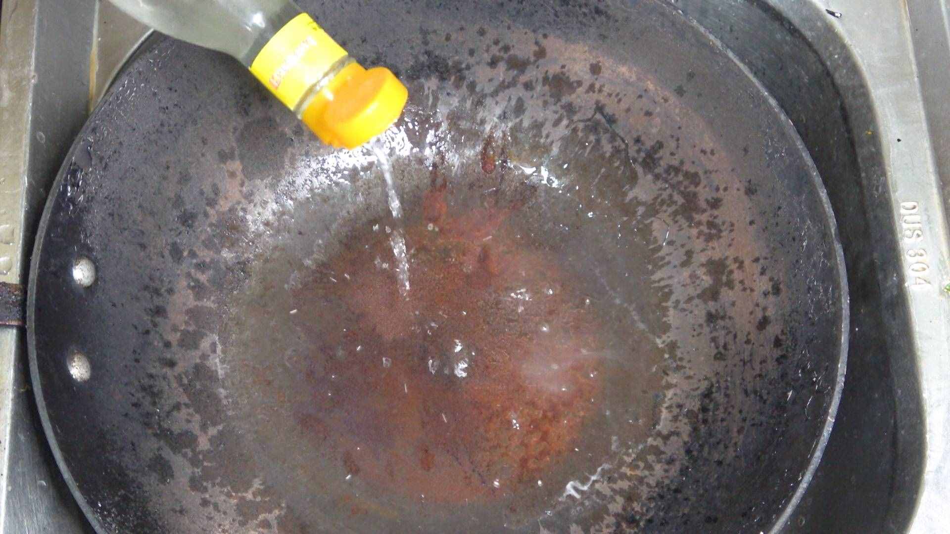 鐵鍋生銹了不要扔，大廚教你一招，輕松去銹，還不粘鍋，簡(jiǎn)單實(shí)用