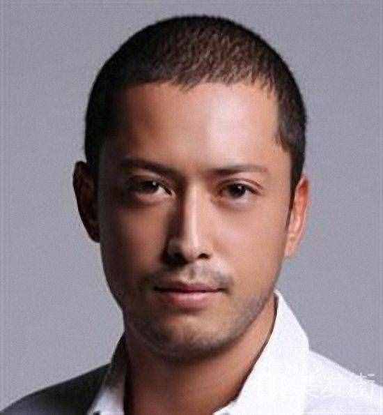 長臉男生適合什么發(fā)型_長臉男生適合的短發(fā)發(fā)型圖片3