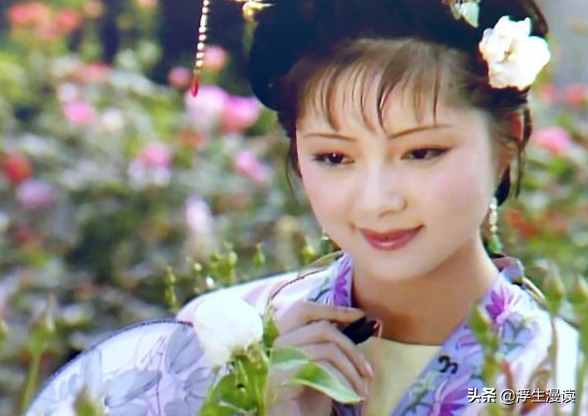留連戲蝶，自在嬌鶯，寶釵和鶯兒這對主仆，代表著溫暖美麗的春天