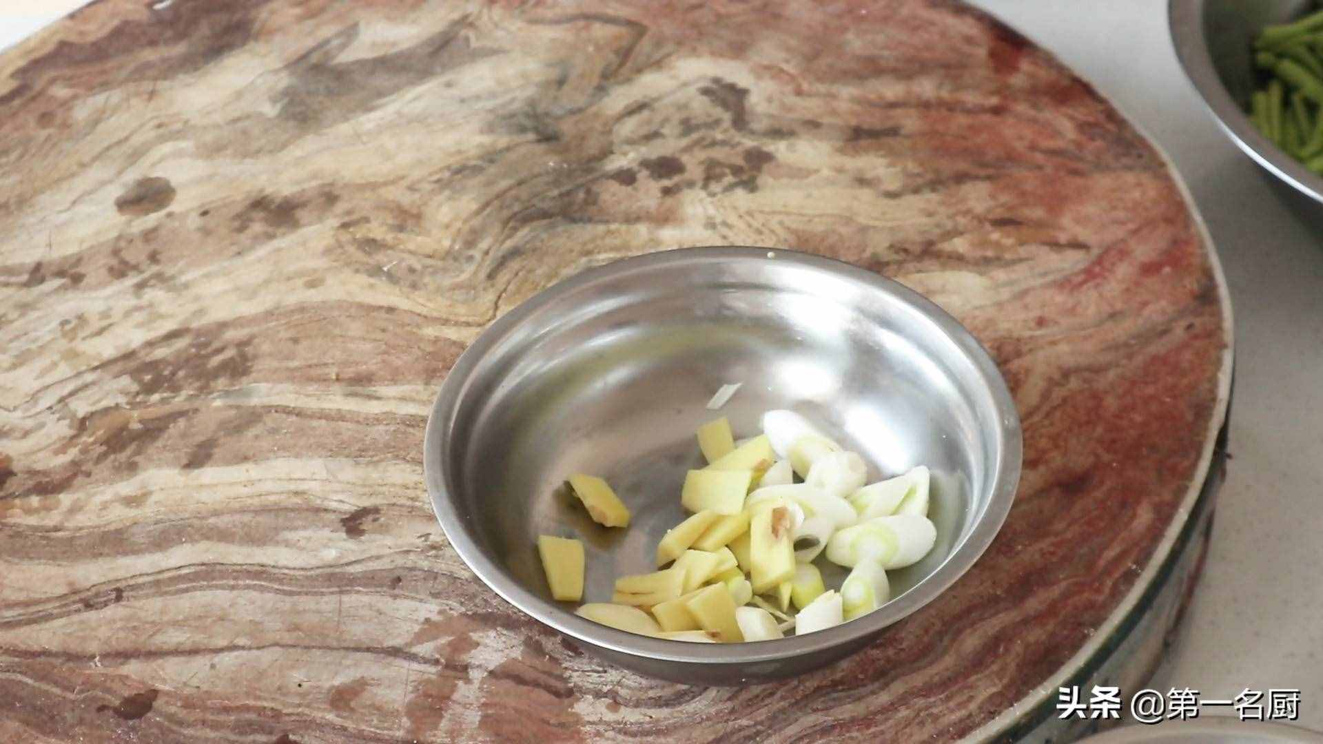 河南蒸面條的正確做法，出鍋噴香，大廚手把手教你在家做，收藏了