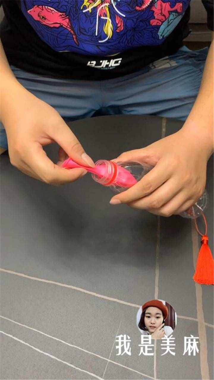 一分鐘教你做一個好看的手工燈籠，制作過程非常簡單，先收藏了