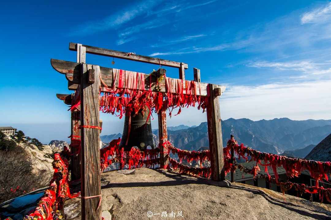 華山風(fēng)景區(qū)在西安嗎？很多游客第一時(shí)間答錯(cuò)，登山曾被稱為走絕路