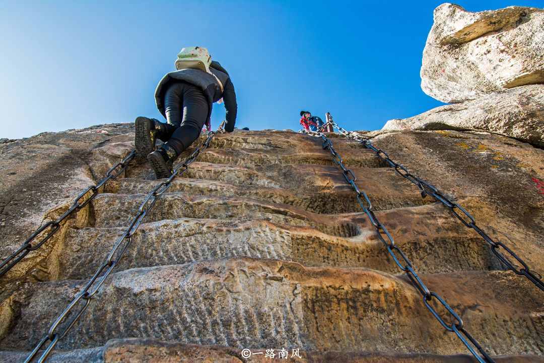 華山風(fēng)景區(qū)在西安嗎？很多游客第一時(shí)間答錯(cuò)，登山曾被稱為走絕路