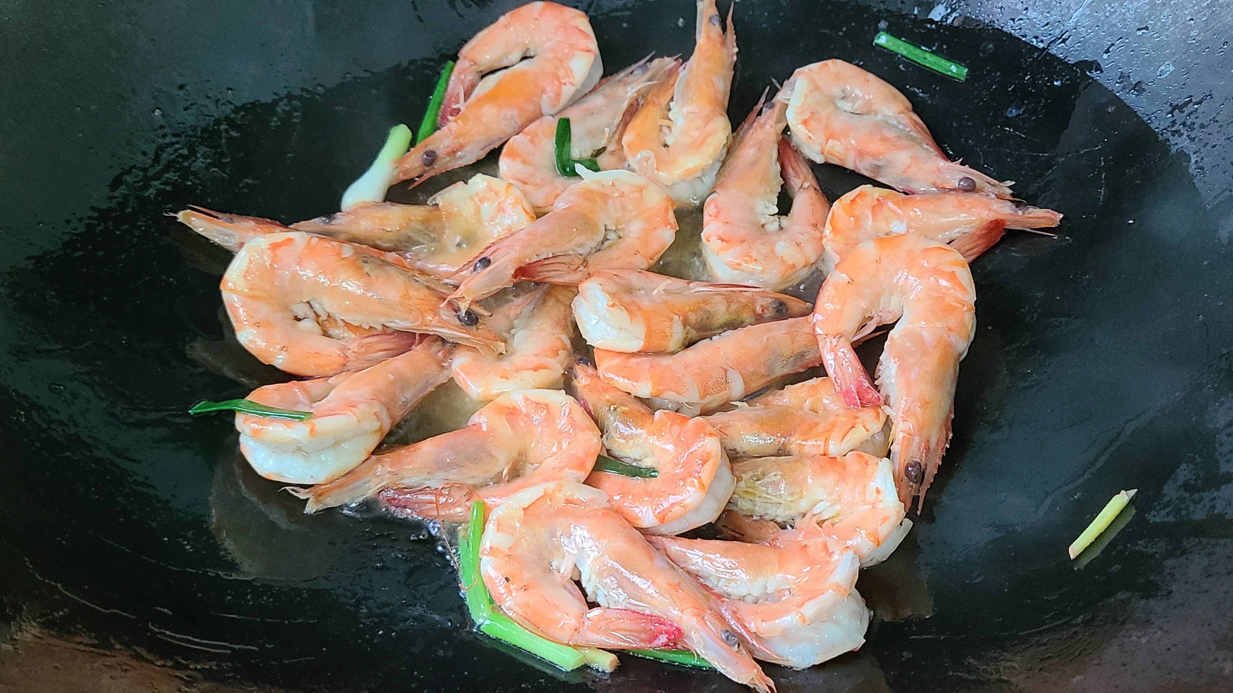 愛吃大蝦試試這種做法，簡單美味又好吃，超下飯，小孩很喜歡吃