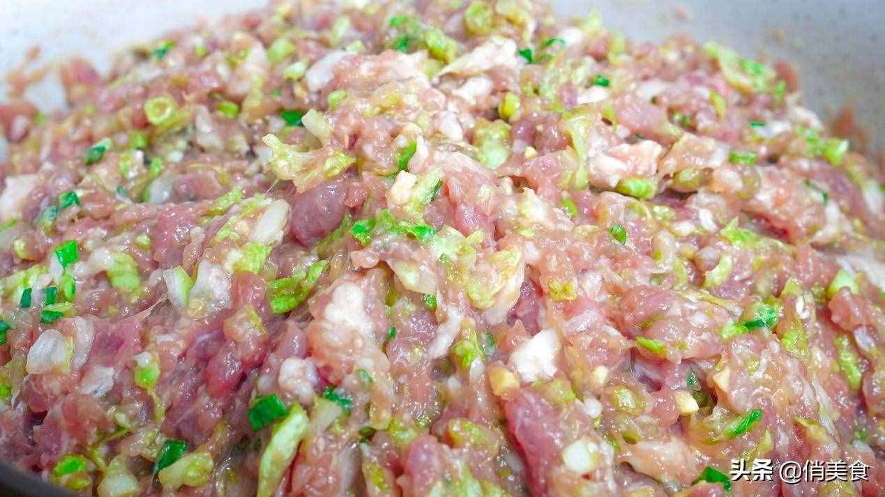 餃子館不外傳的白菜豬肉餡做法，不腥，不膩，鮮嫩多汁真好吃