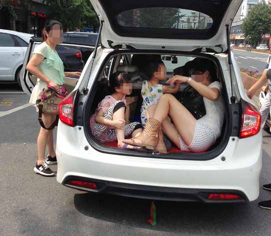 私家車超載按人頭算，原來公交車超載是按面積算