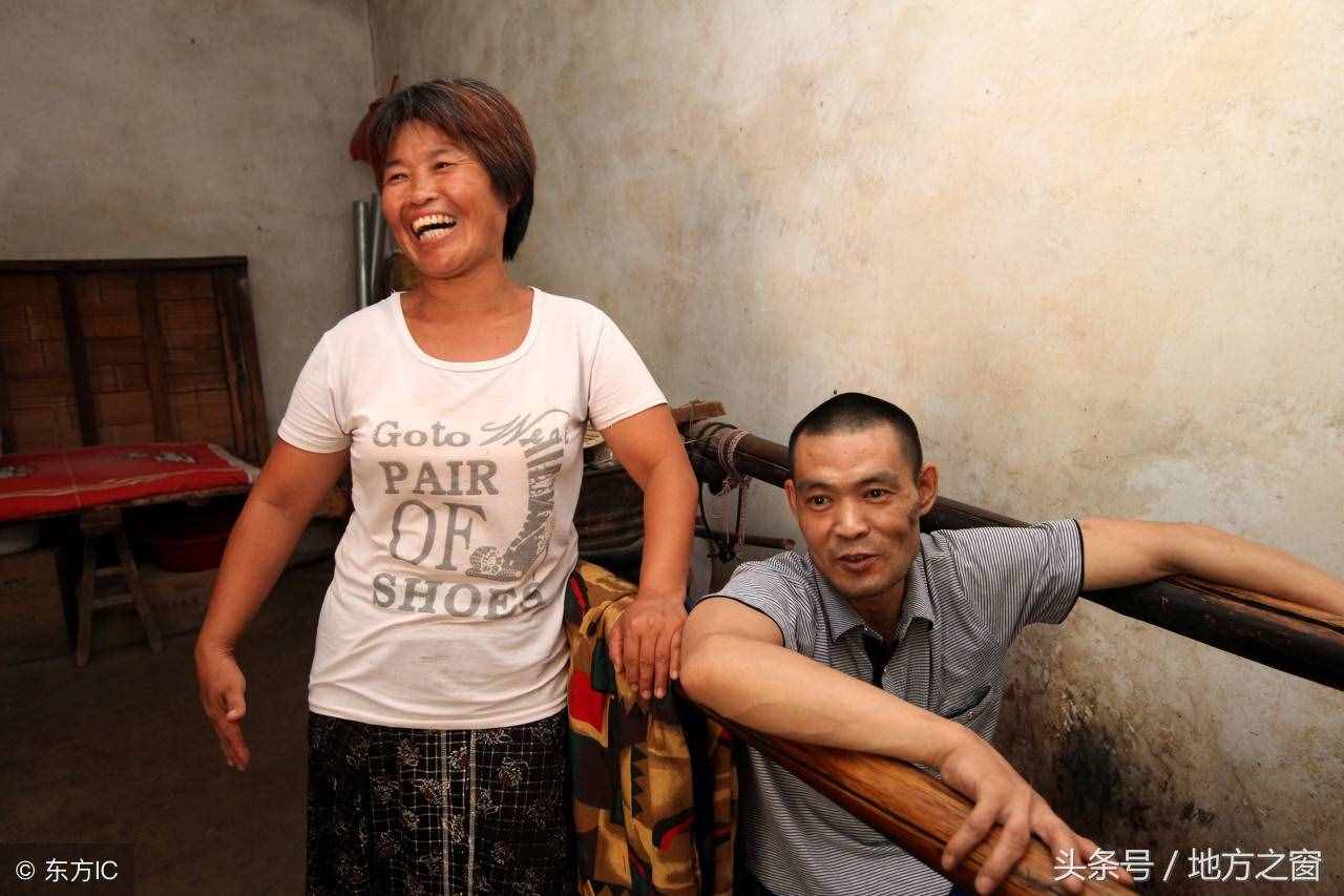 中國好妹妹！哥哥遭遇車禍癱瘓在床，妹妹29年來無微不至照顧哥哥