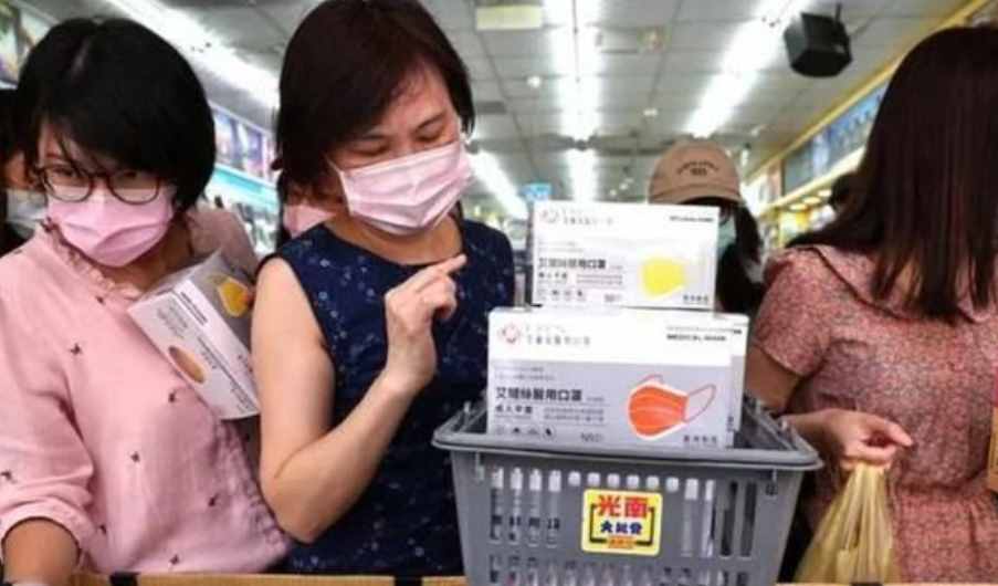 臺灣人口2300萬，民進(jìn)黨砸8400億防疫，為何民眾還是沒有疫苗打？