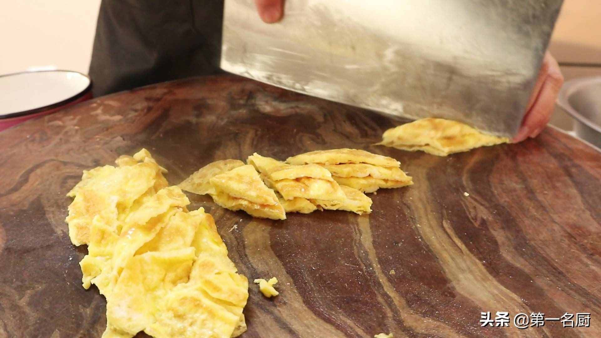 半個(gè)山藥加2個(gè)雞蛋，沒想到這么好吃，鮮香脆嫩，健脾開胃