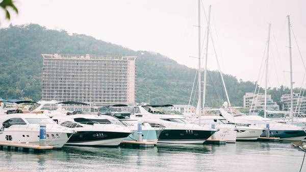 三亞旅游高端玩法，人均300就能租游艇出海