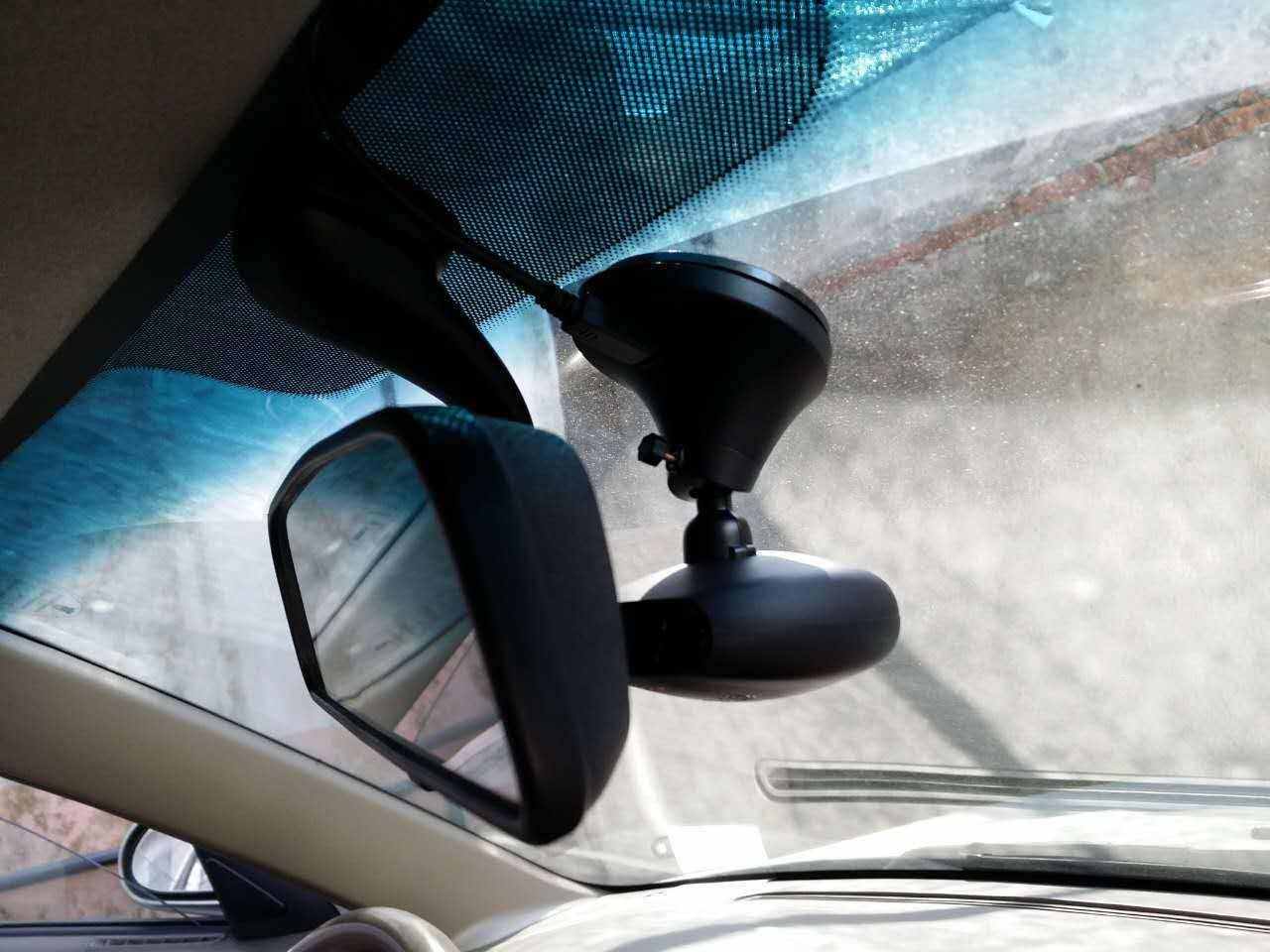 自以為很帥其實(shí)很LOW的汽車(chē)內(nèi)飾用品和擺件