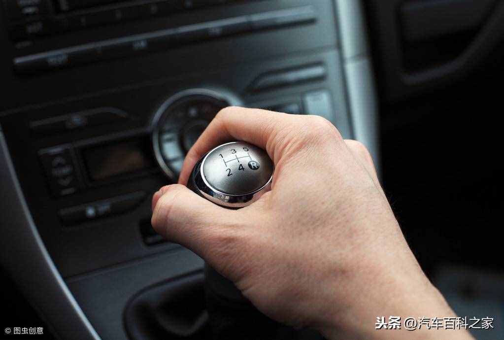 開手動(dòng)擋車學(xué)會以下5點(diǎn)，駕駛水平離老司機(jī)就不遠(yuǎn)了