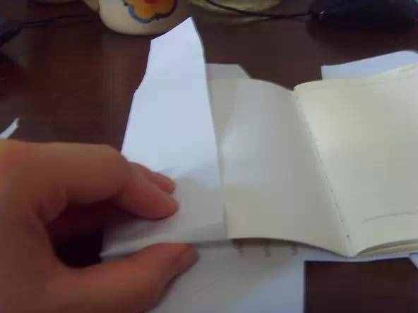 別給孩子使用塑料書皮啦，最齊全的書皮包法全在這里，快來收藏！