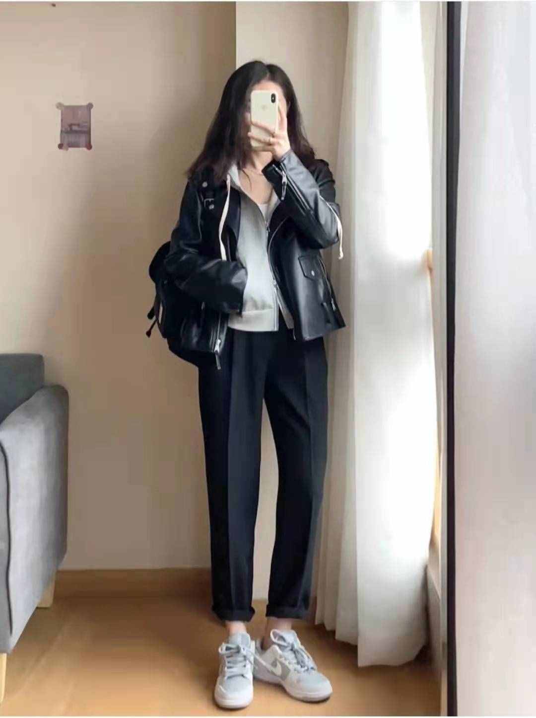 黑色上衣配什么顏色的褲子