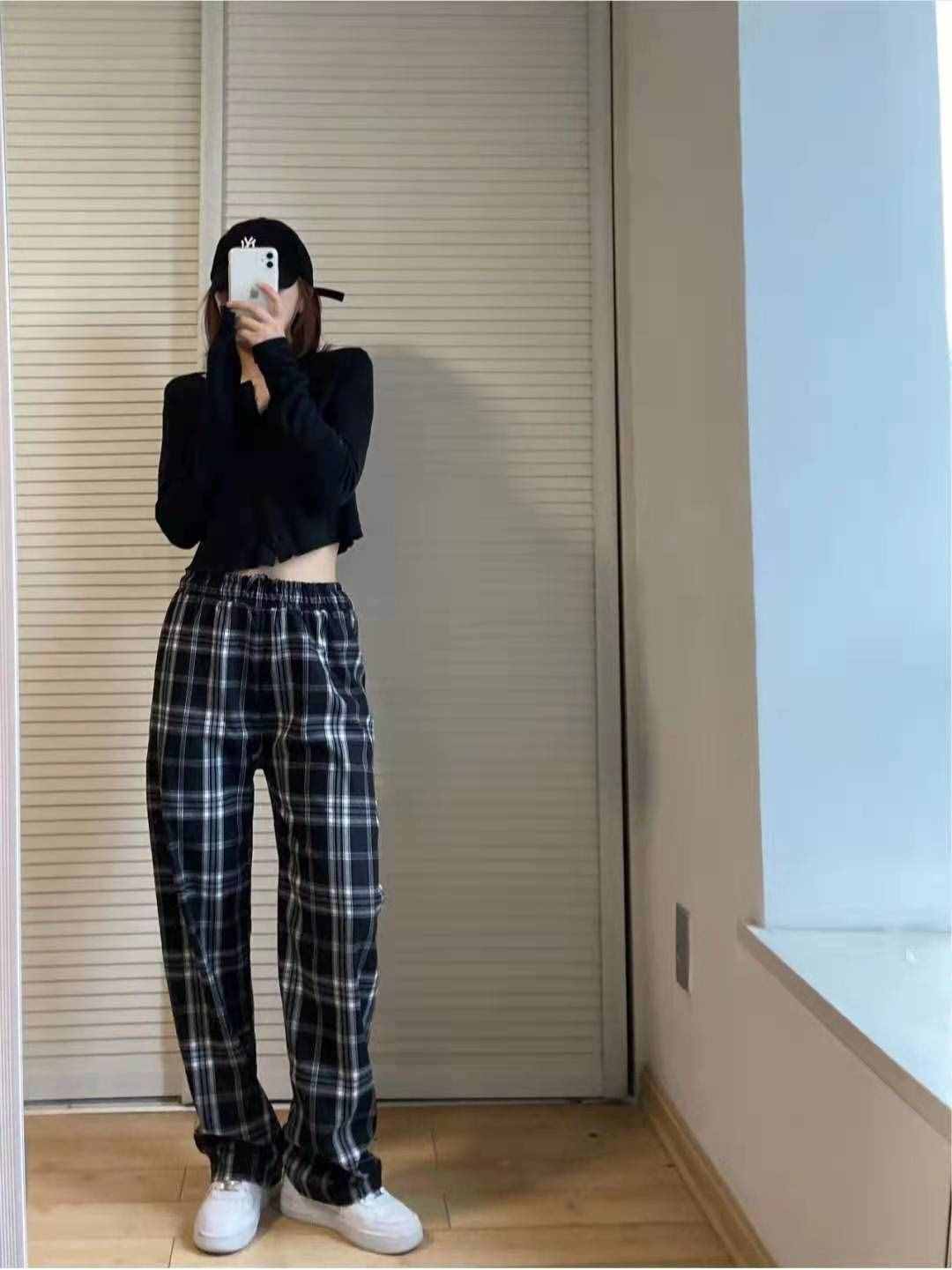 黑色上衣配什么顏色的褲子