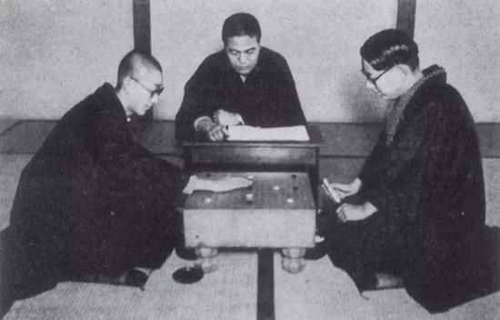 中國古代圍棋以白為尊 那現(xiàn)代為何是黑棋先下