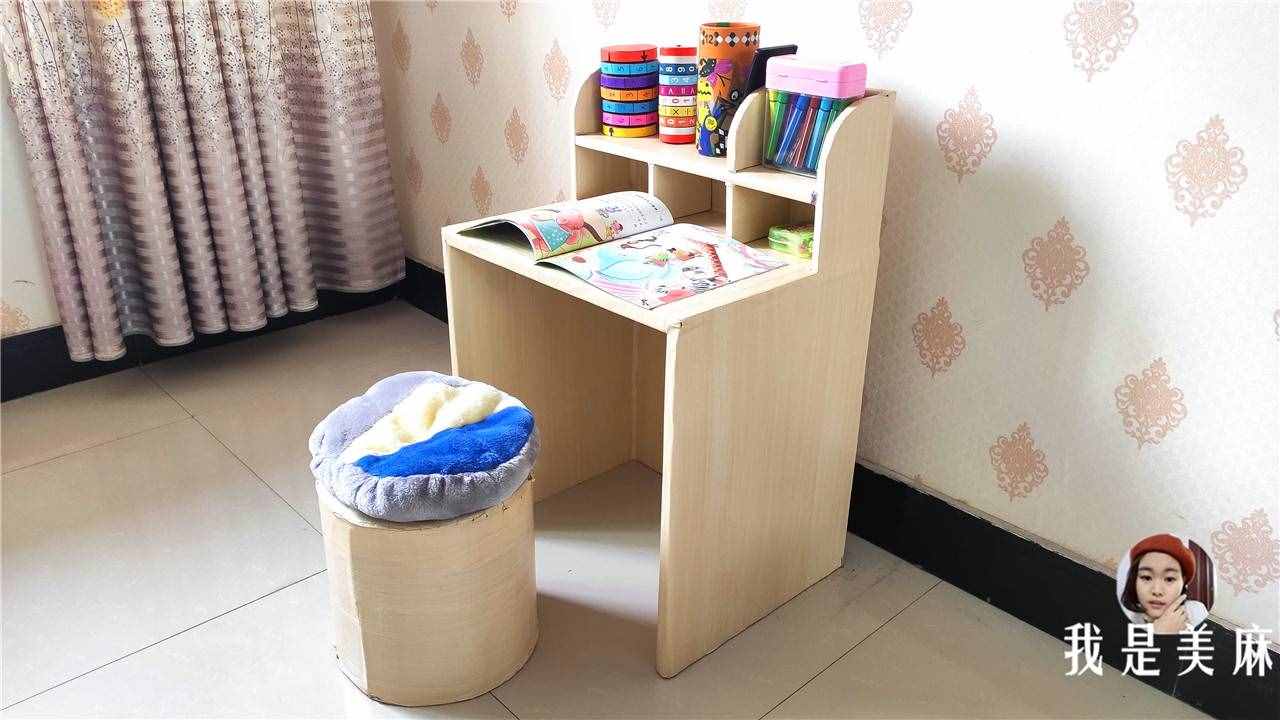 爸爸用廢紙箱給兒子做了24個(gè)玩具，做法簡(jiǎn)單，一學(xué)就會(huì)，先收藏了