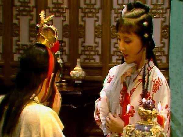 寶黛之戀失敗，根本原因是什么？寶釵的介入，還是王夫人的剛愎？