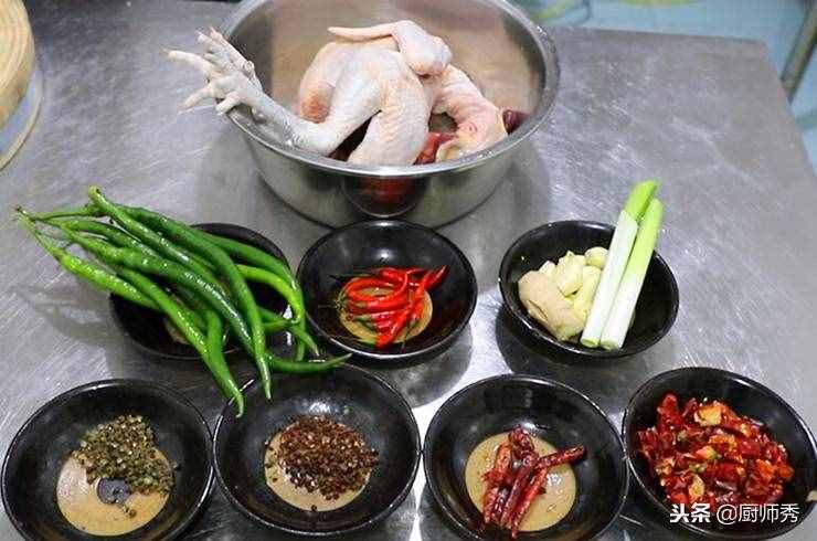 這才是炒雞的正確做法，拌米飯吃特別香，總也吃不膩，5分鐘學(xué)會(huì)