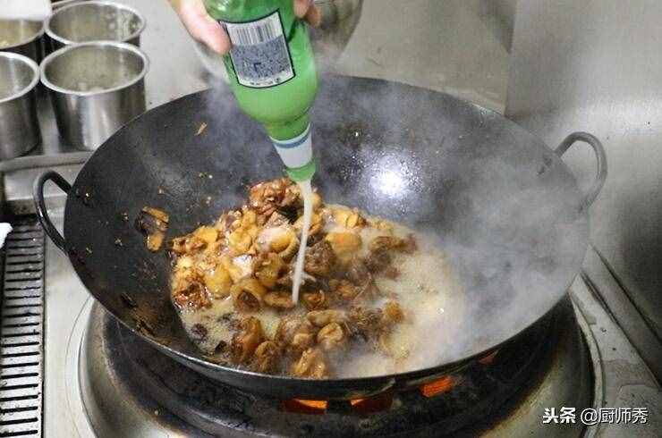 這才是炒雞的正確做法，拌米飯吃特別香，總也吃不膩，5分鐘學(xué)會(huì)