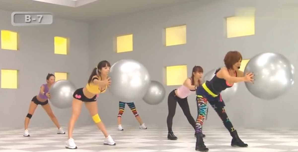 韓國53歲美魔女鄭多燕，一個(gè)瑜伽球，教你輕松瘦全身