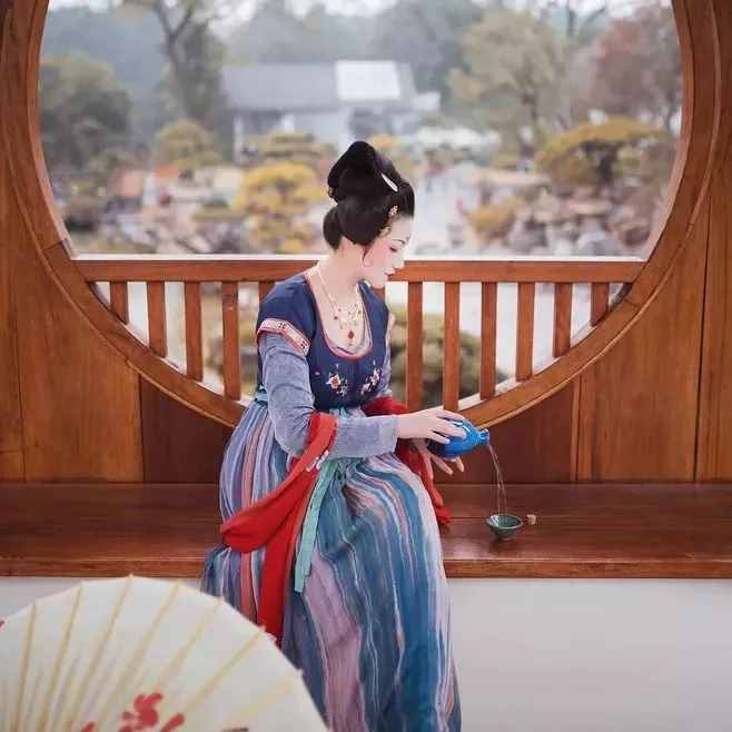 一日一詩詞 ‖ 《鵲橋仙 · 華燈縱博》