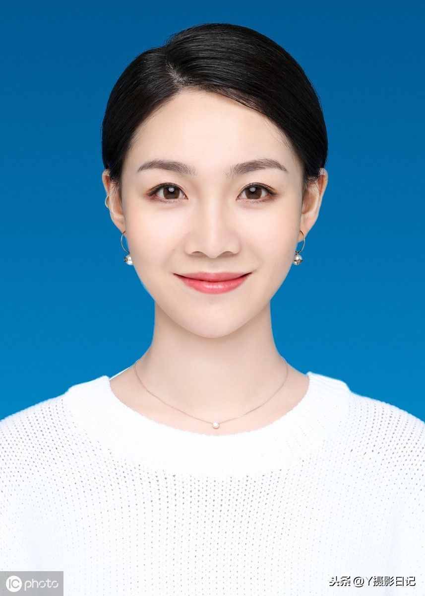 上市公司HR：簡(jiǎn)歷上有這樣的照片，我會(huì)多看兩眼