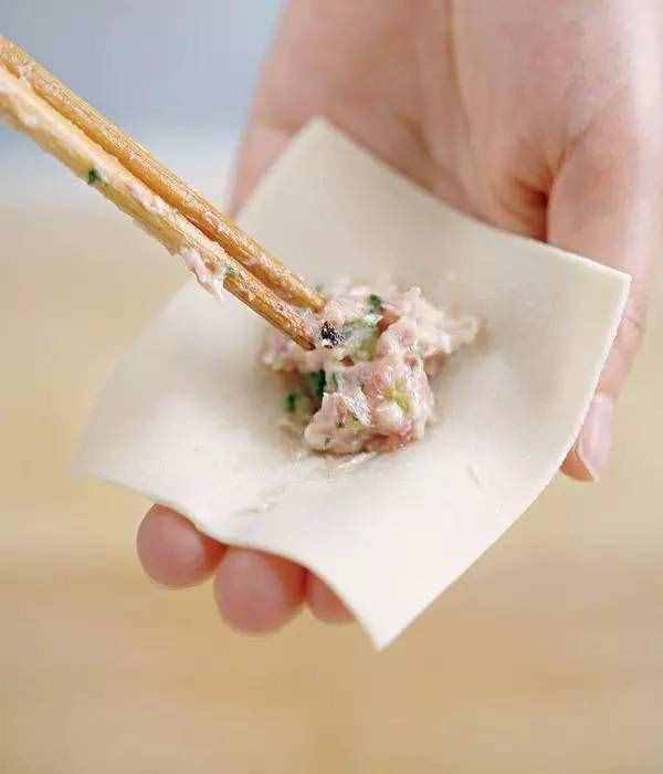 手把手教你包餛飩 每個(gè)步驟都配高清圖 別再說(shuō)你學(xué)不會(huì)了
