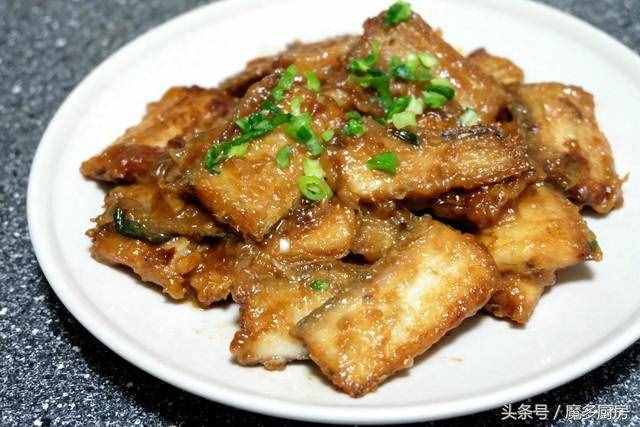 帶魚好吃不難做，這個做法最簡單，不腥不膩還不散，孩子都愛吃！